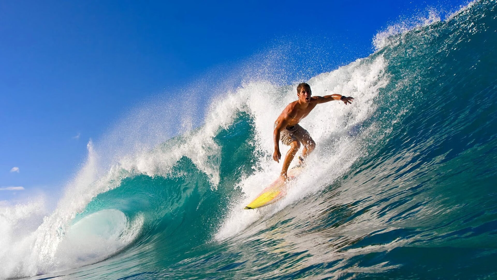 中国篮球名将与青少年交流活动持续火热，中国青年篮球队员